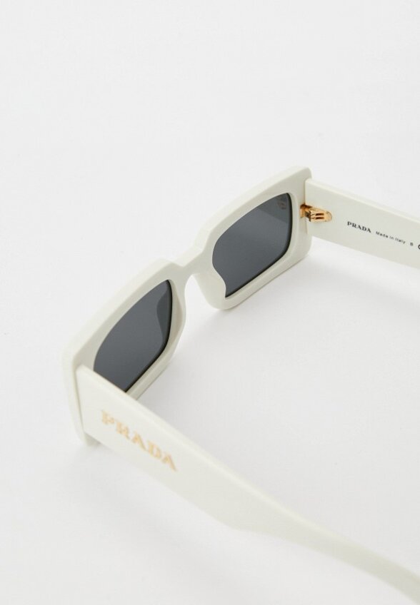 Очки солнцезащитные Prada