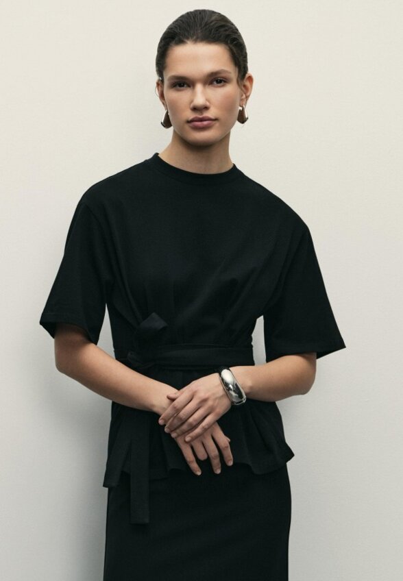 Футболка Zarina