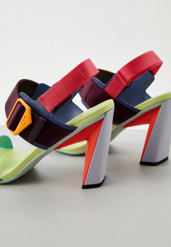 Босоножки United Nude