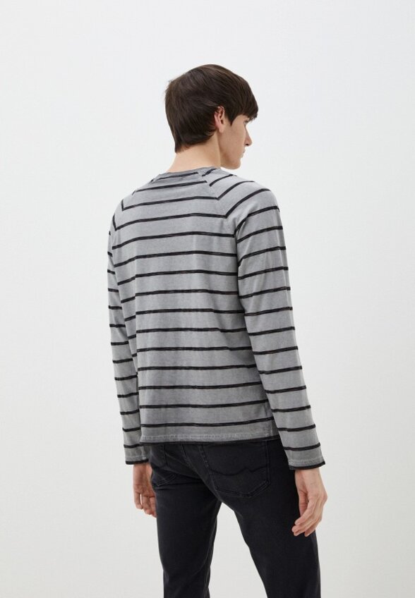 Лонгслив Pioneer