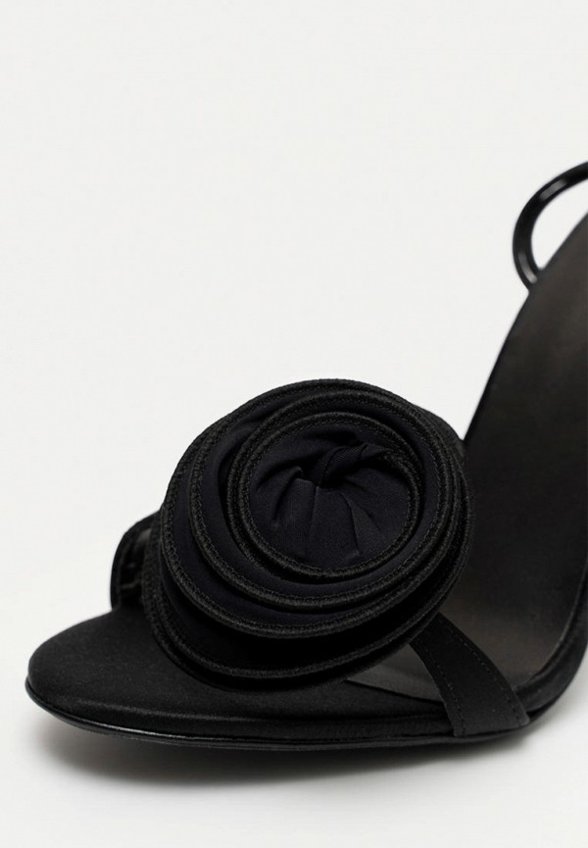 Босоножки Lumiere Magique