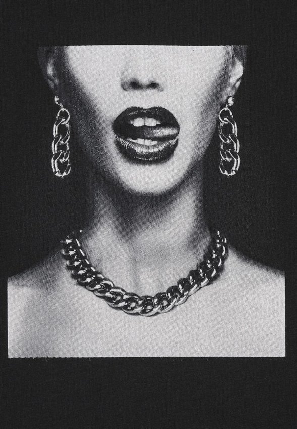 Футболка Апрель