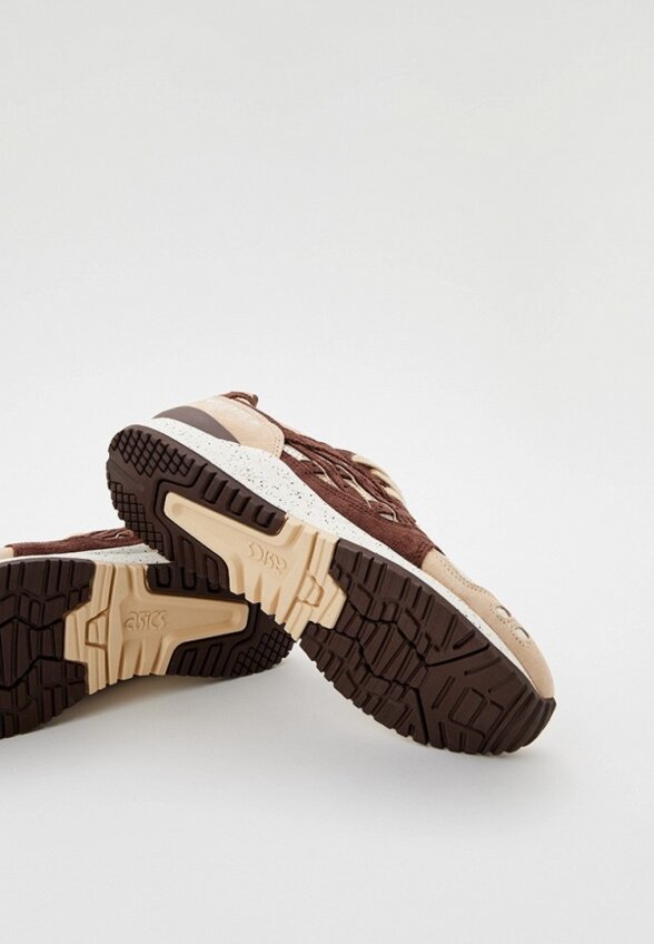 Кроссовки ASICS