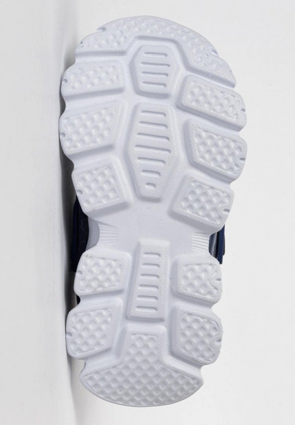 Кроссовки Tikkago