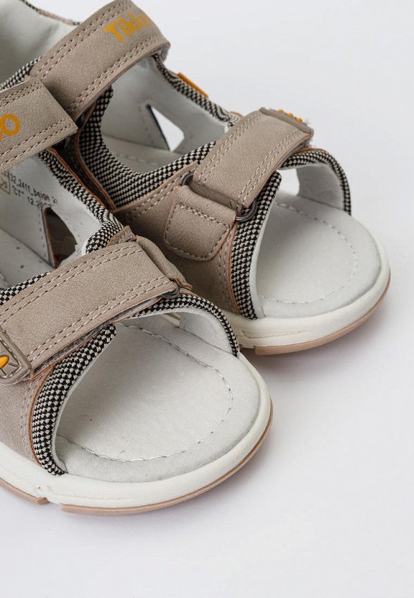 Сандалии Tikkago