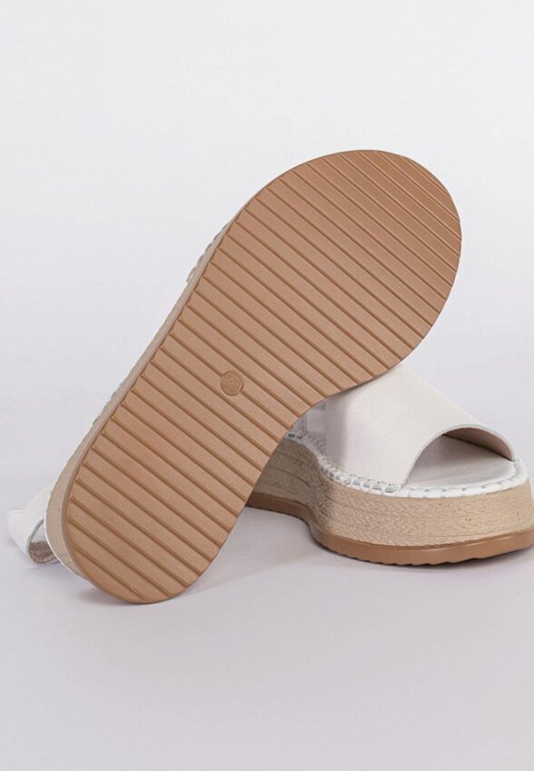 Босоножки Gut