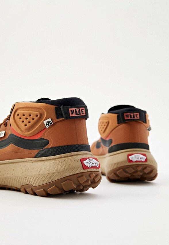 Кроссовки Vans