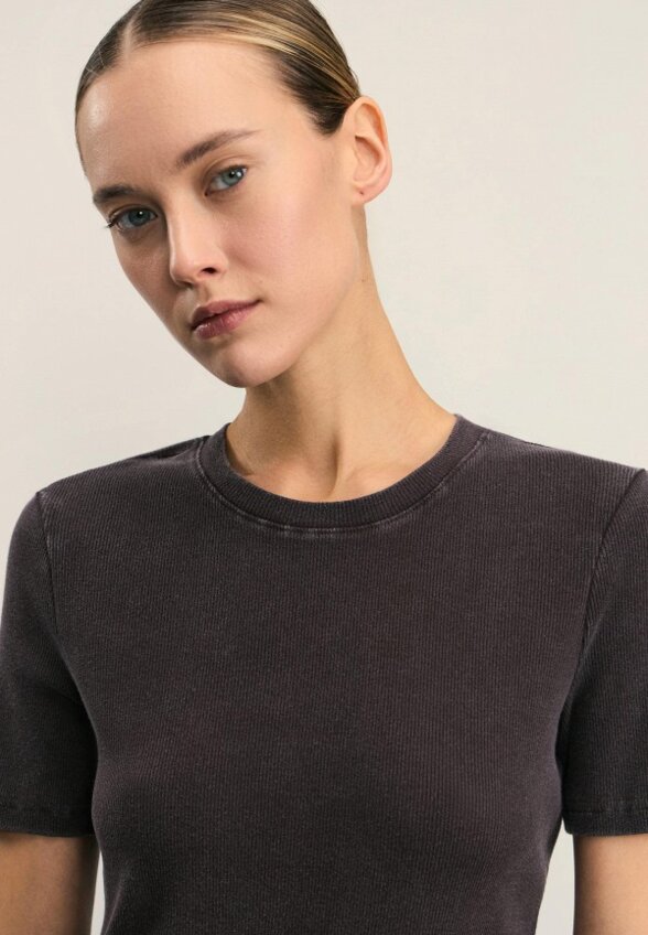 Футболка Zarina