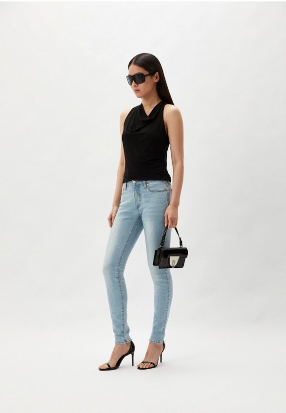 Джинсы Armani Exchange