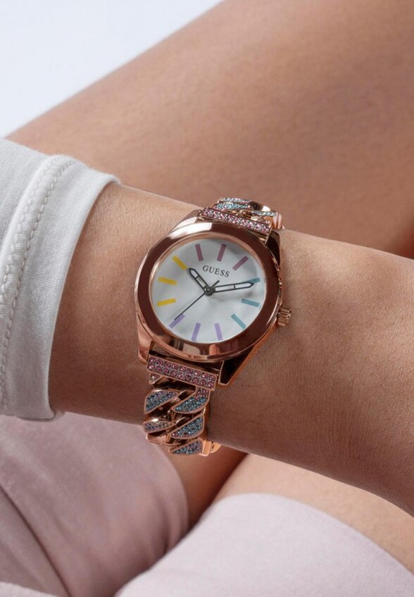 Часы Guess