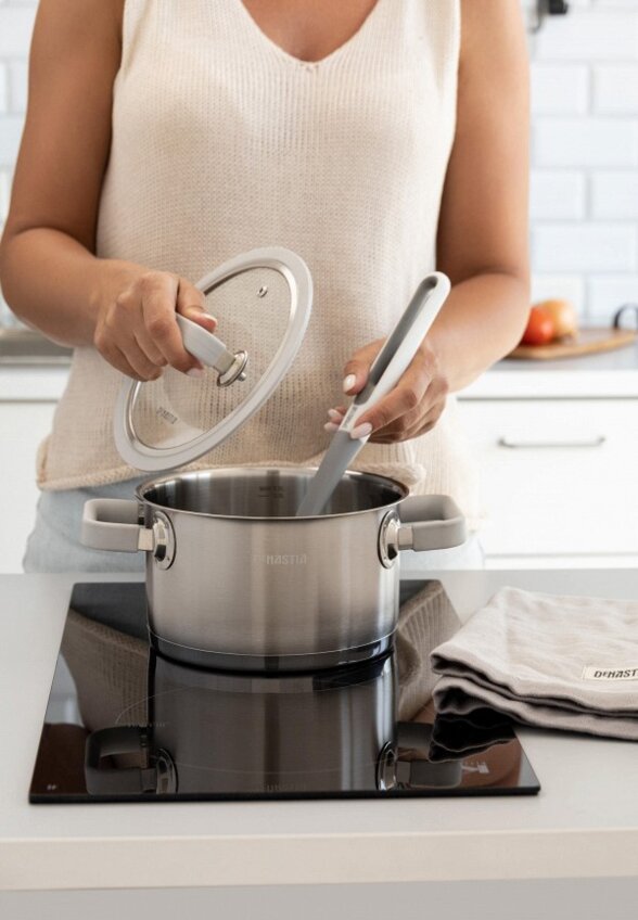 Кастрюля и крышка DeNastia