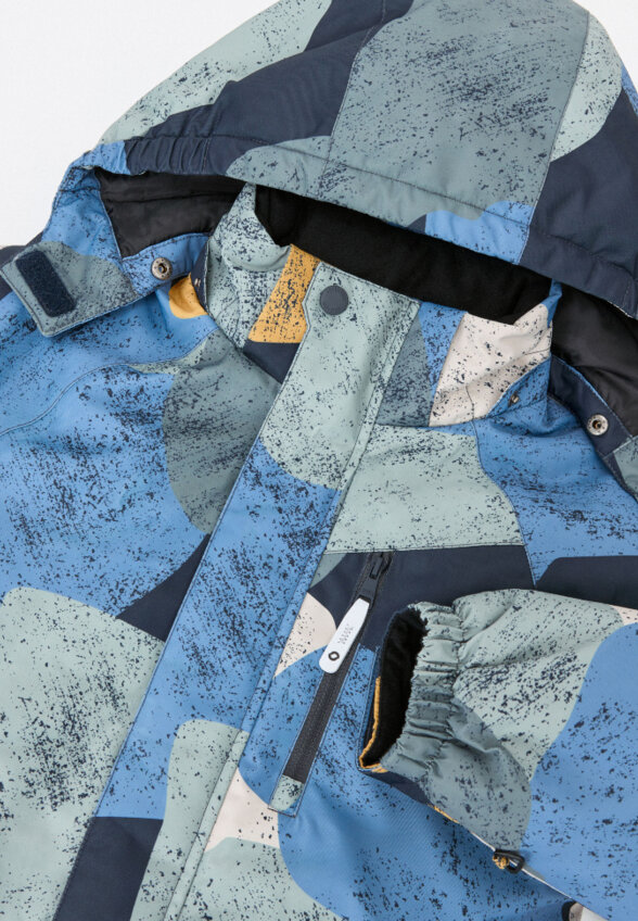 Демисезонная куртка из технологичной мембраны для мальчиков
