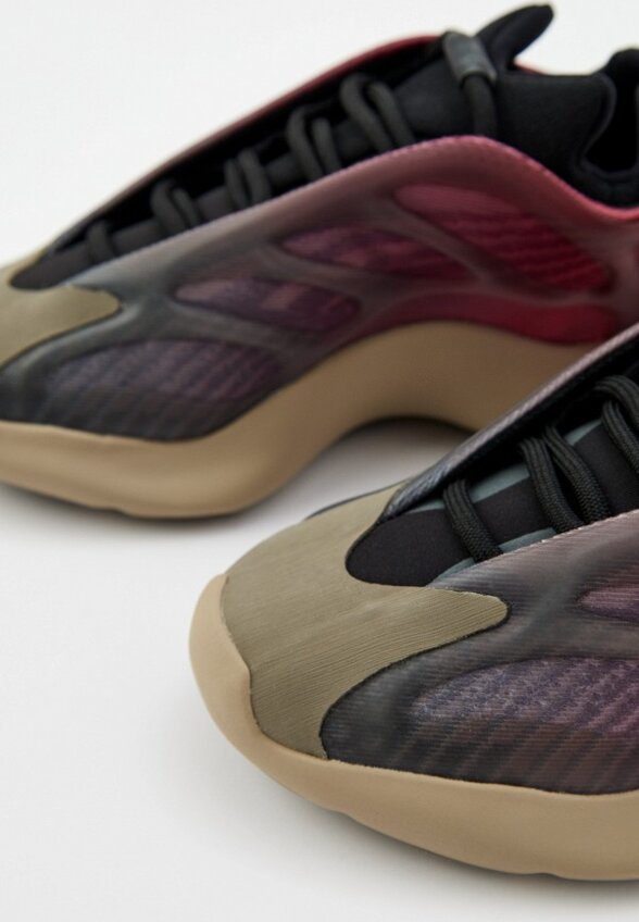 Кроссовки adidas YEEZY