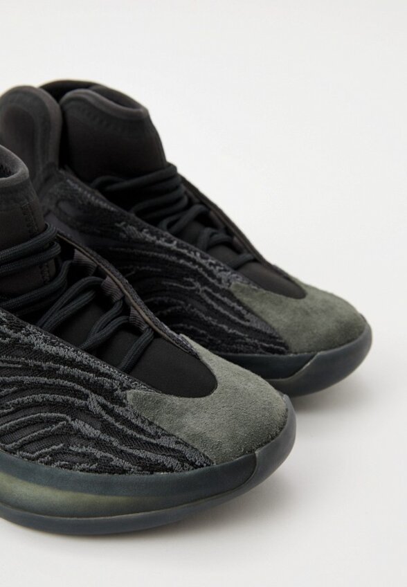 Кроссовки adidas YEEZY