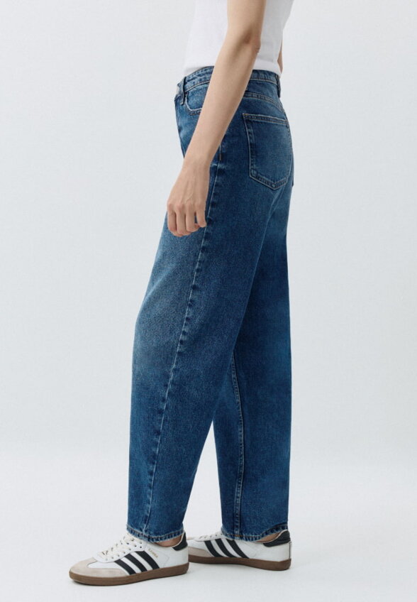 Джинсы Tapered