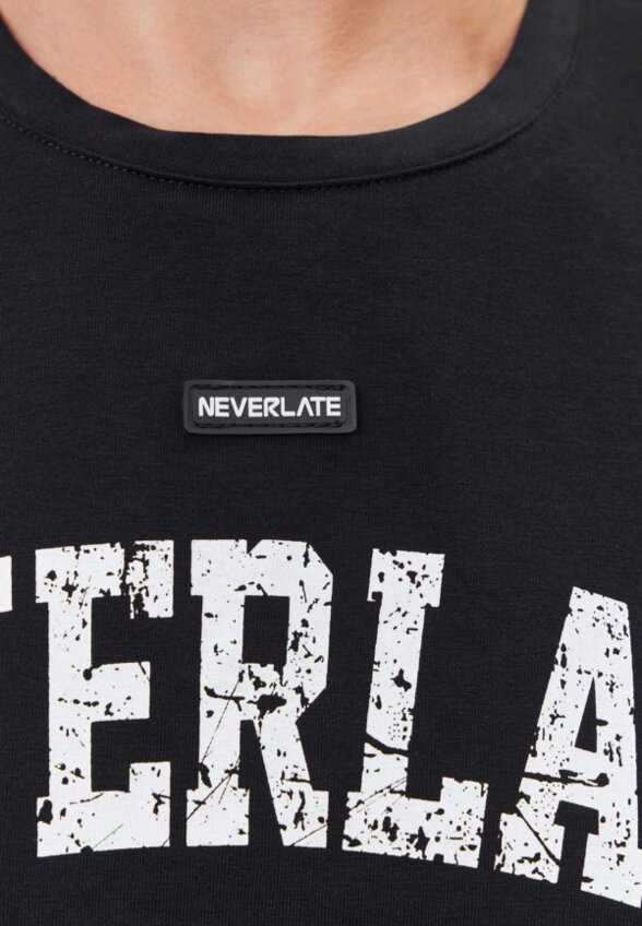 Футболка Neverlate