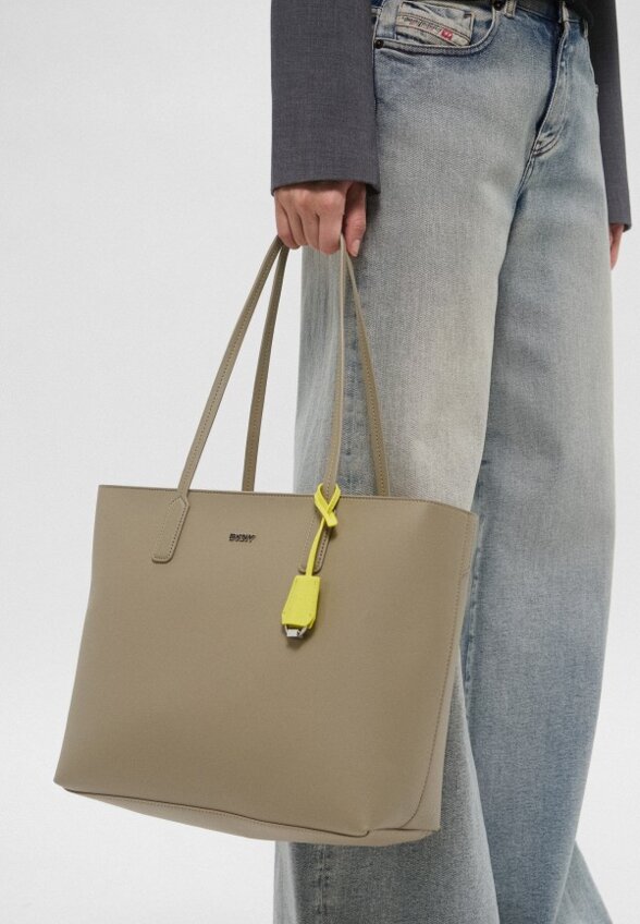 Сумка, кошелек и брелок DKNY