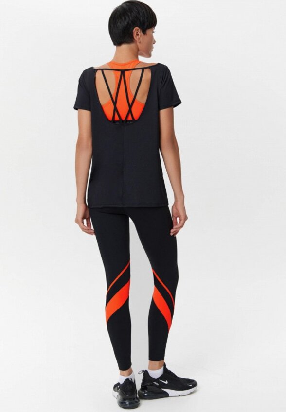 Футболка Neverlate