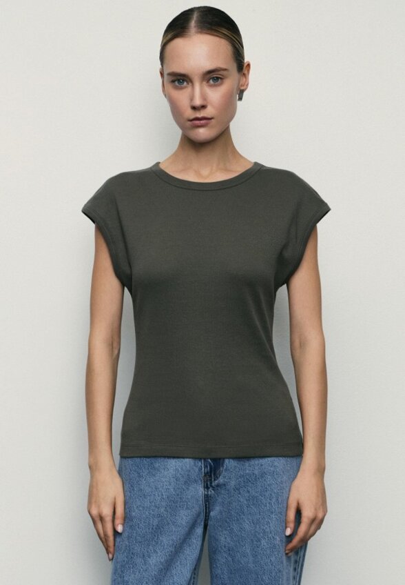 Футболка Zarina