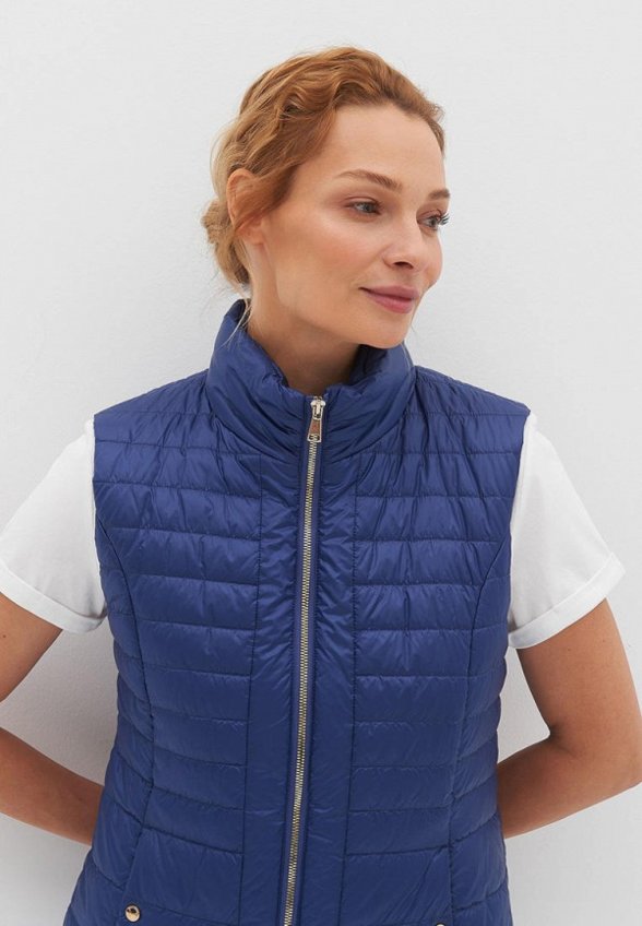 Жилет утепленный Good Wife