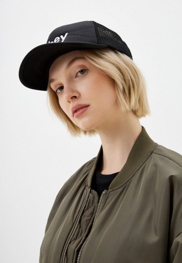 Бейсболка Obey