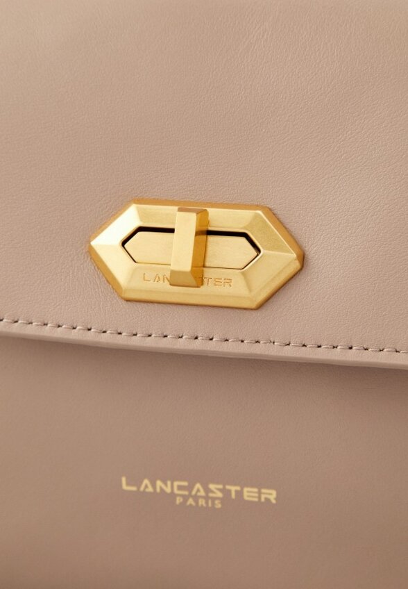 Сумка и брелок Lancaster