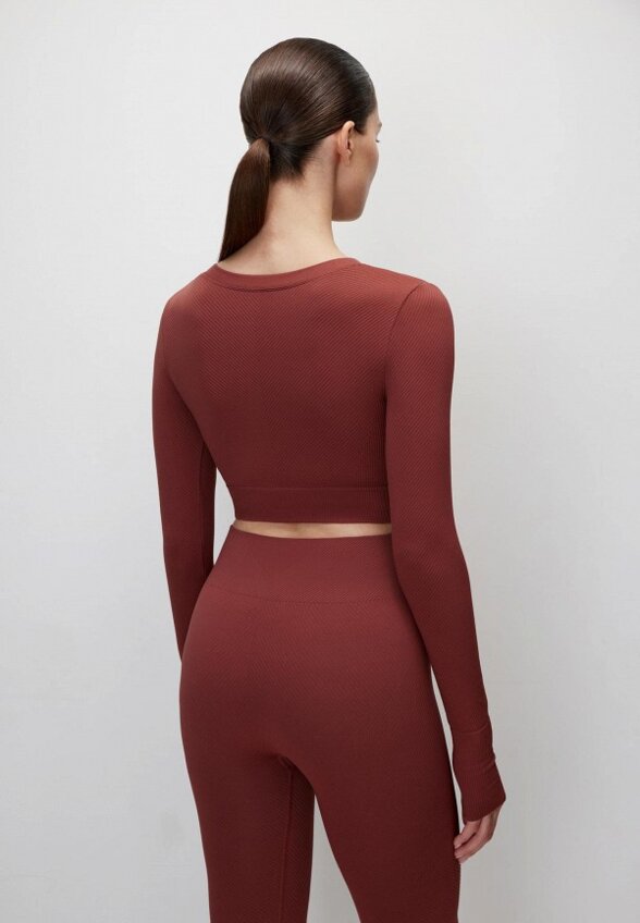 Топ спортивный belle you