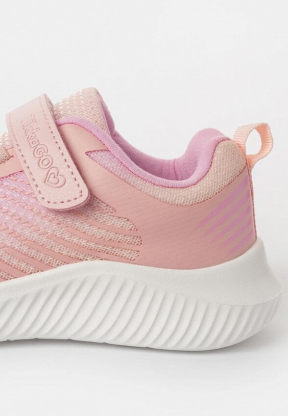 Кроссовки Tikkago