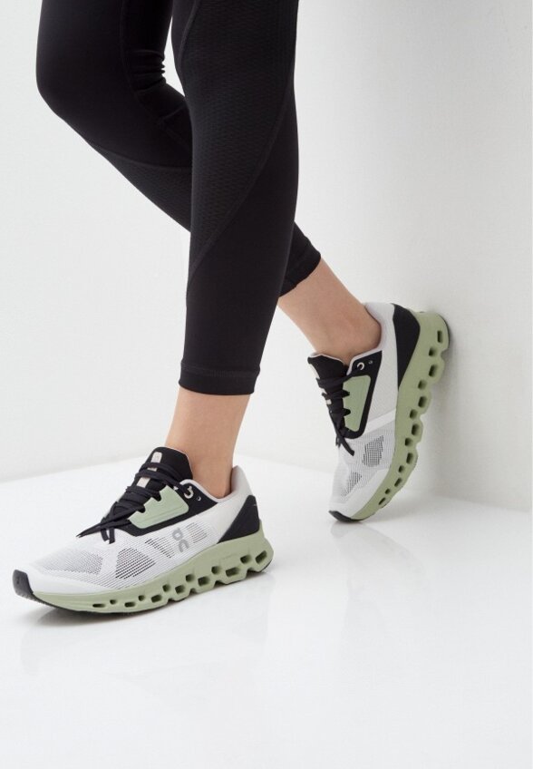 Кроссовки On