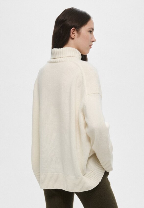 Свитер Addicted