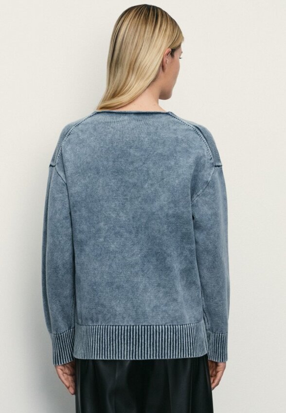 Пуловер Zarina