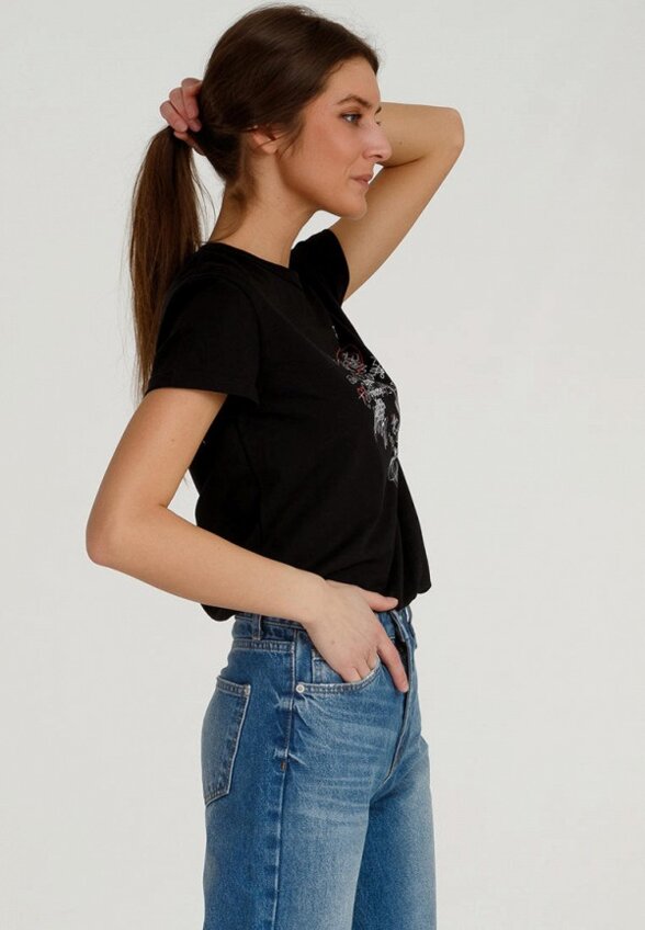 Футболка Апрель