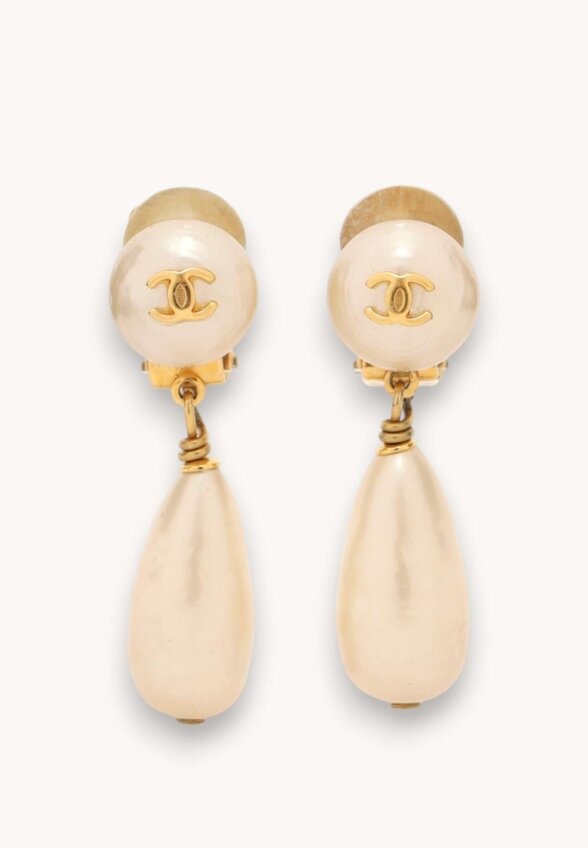 Chanel Clips