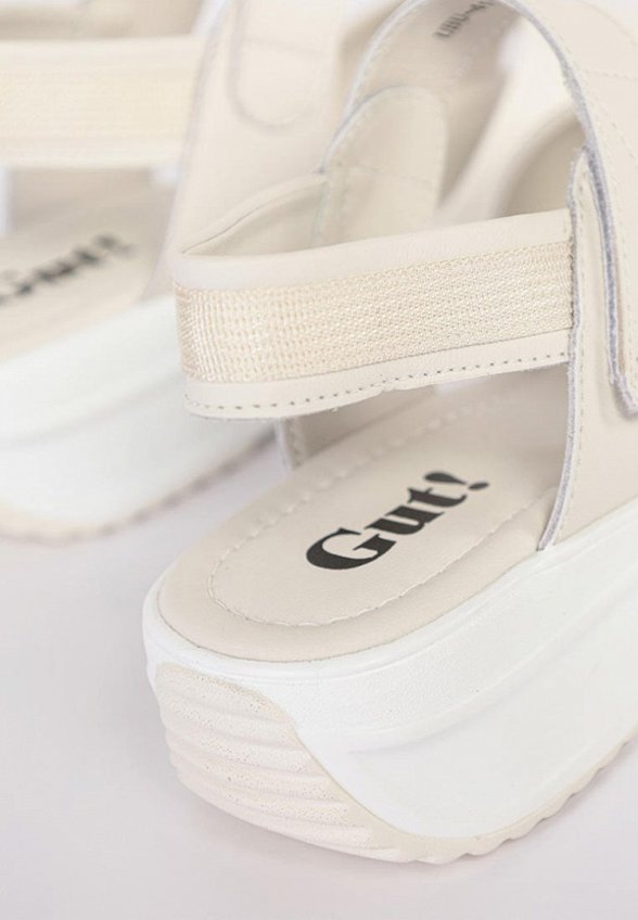 Босоножки Gut