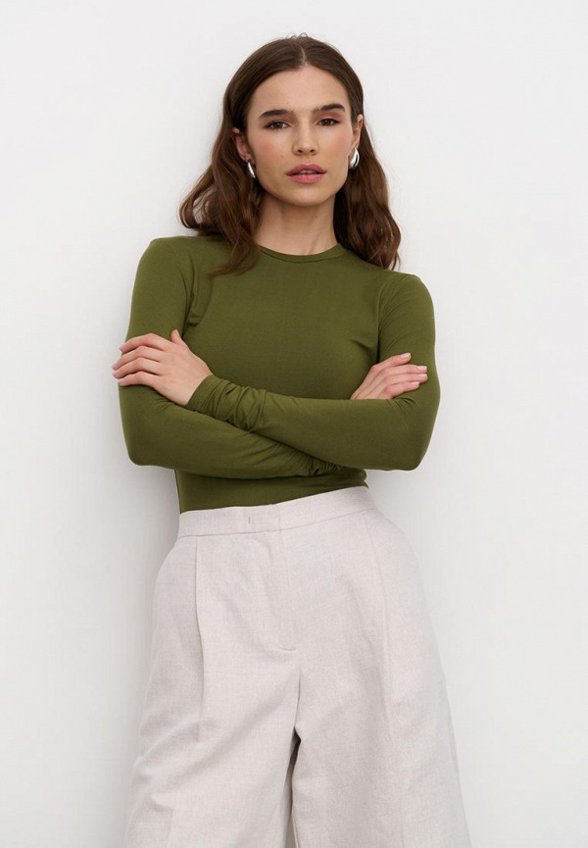 Лонгслив Moontrees