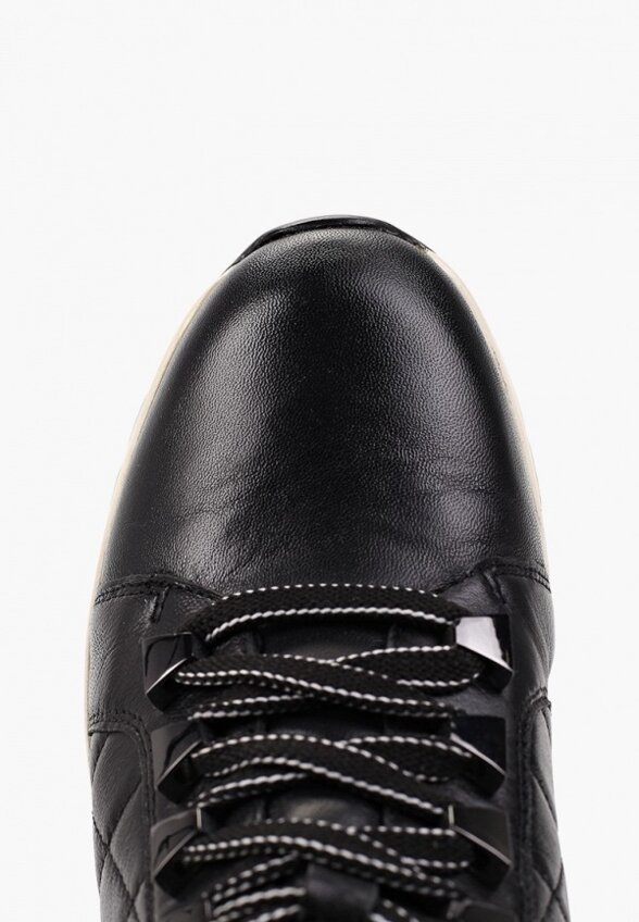 Кроссовки Caprice