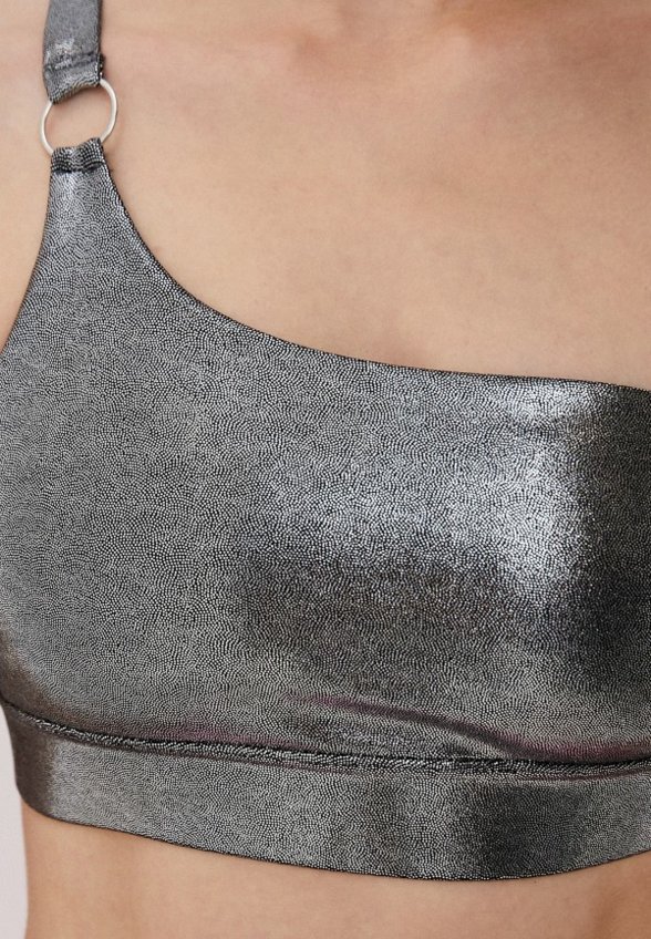 Топ спортивный Heroine Sport