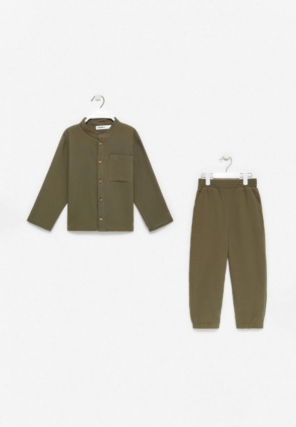 Рубашка и брюки Kaftan