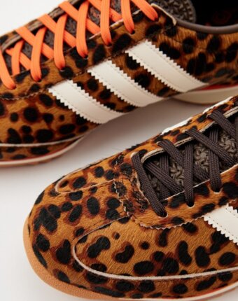 Кроссовки adidas Originals женщинам