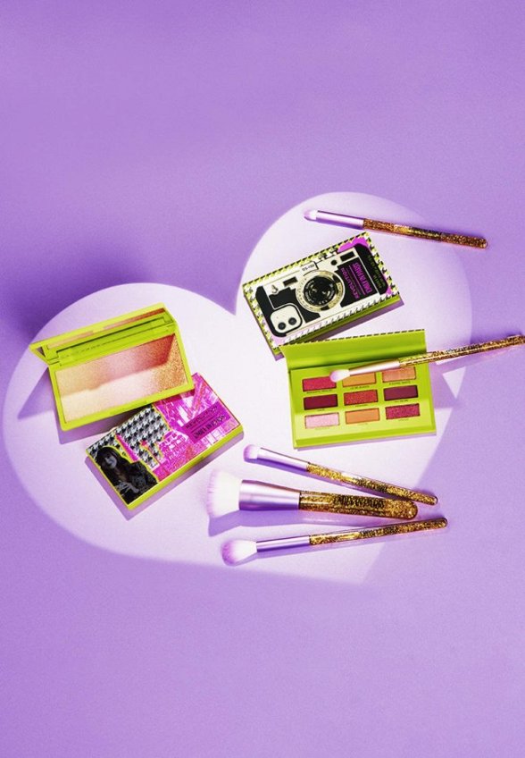 Помада Revolution