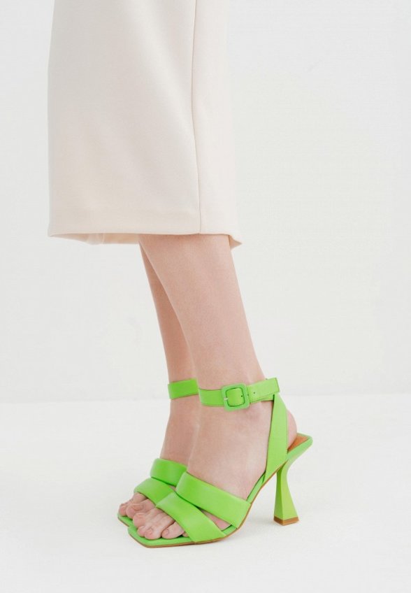 Босоножки Mascotte