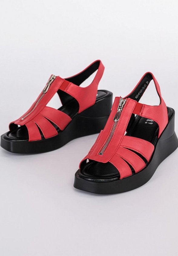 Босоножки Gut