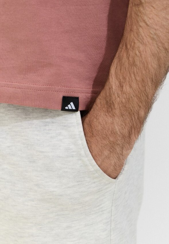 Футболка adidas