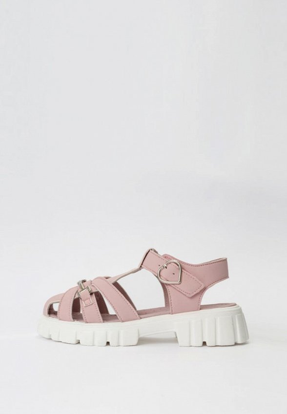 Босоножки Tikkago