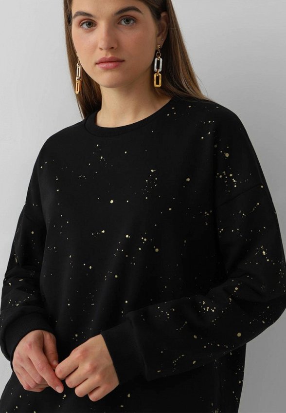 Свитшот Lilly Bennet