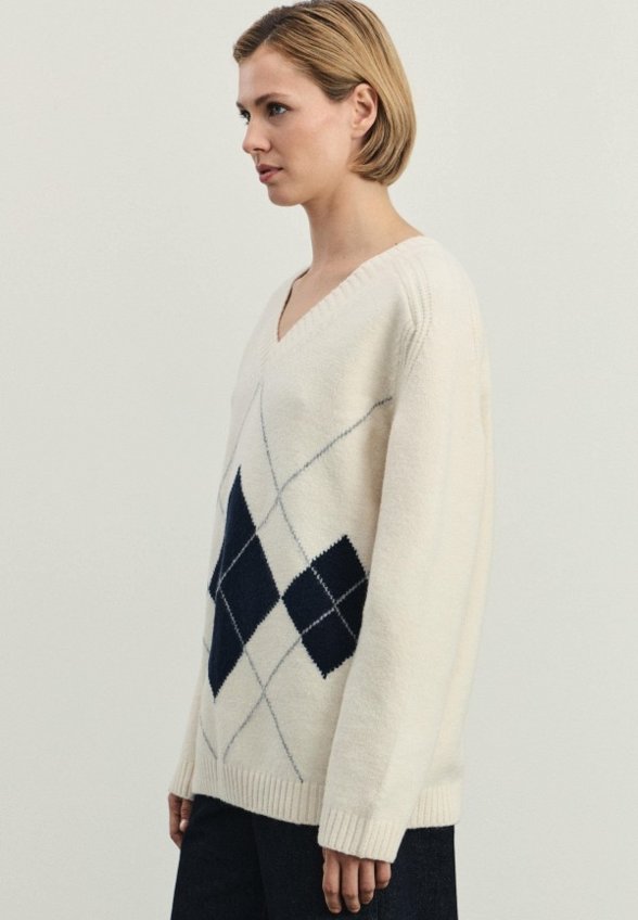 Пуловер Zarina