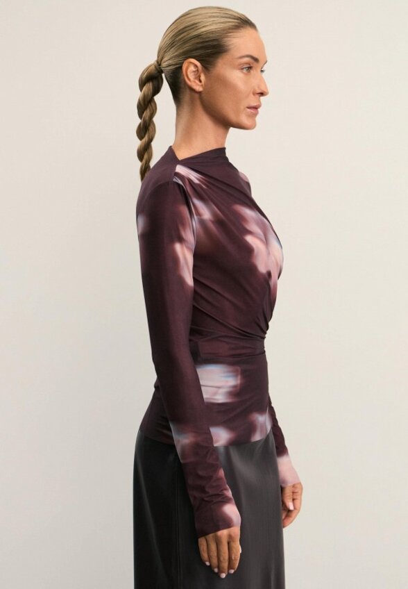 Лонгслив Zarina