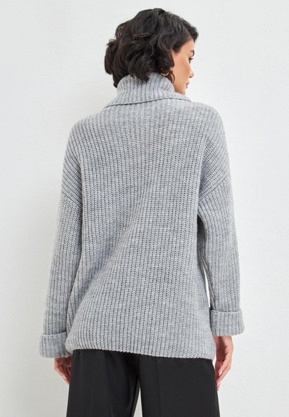 Свитер To Molly from James