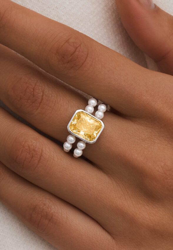 Серебряное кольцо СИЦИЛИЯ с жемчугом и желтым фианитом MIE