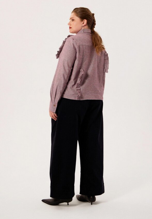 Блуза Lessismore